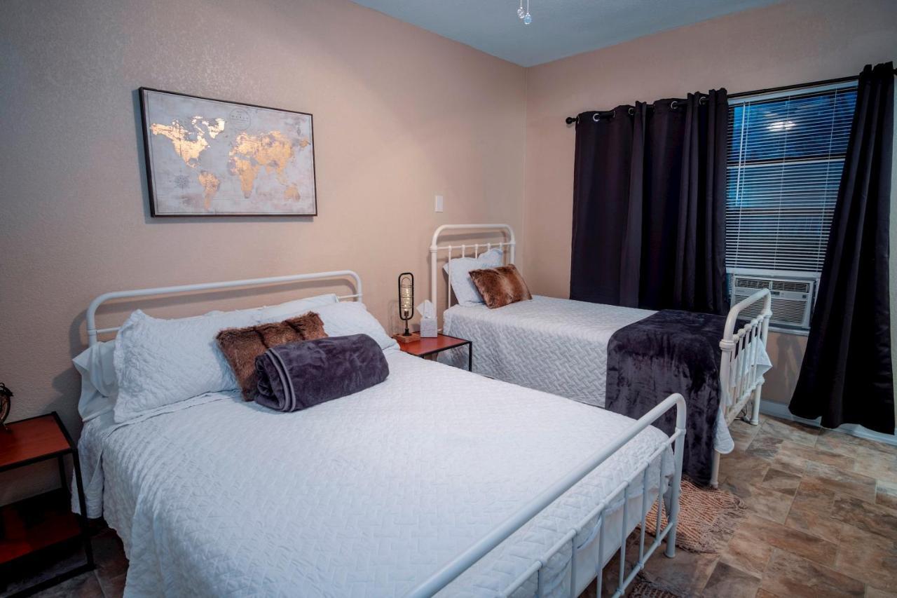Cozy Downtown Guest House 2Br/1Ba Sleeps 8 San Antonio Exterior photo